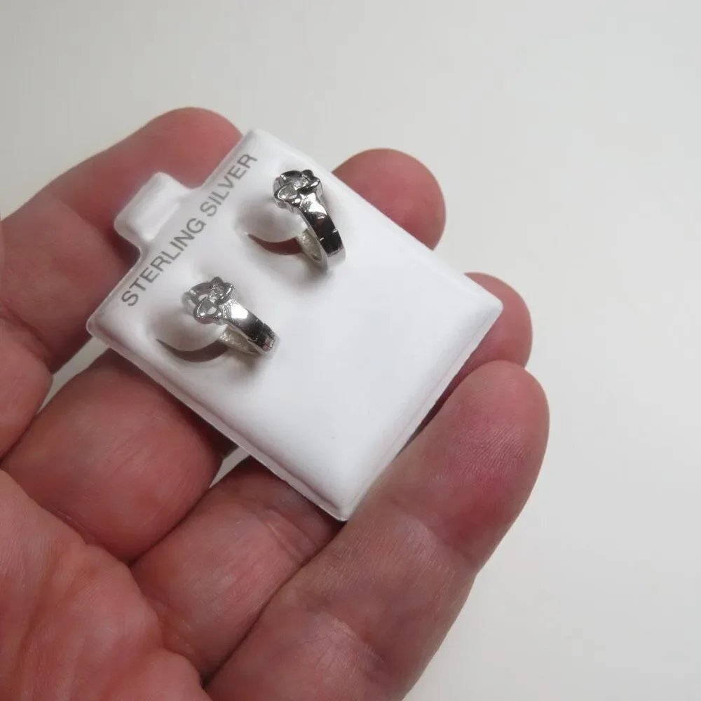Unbranded sterling silver